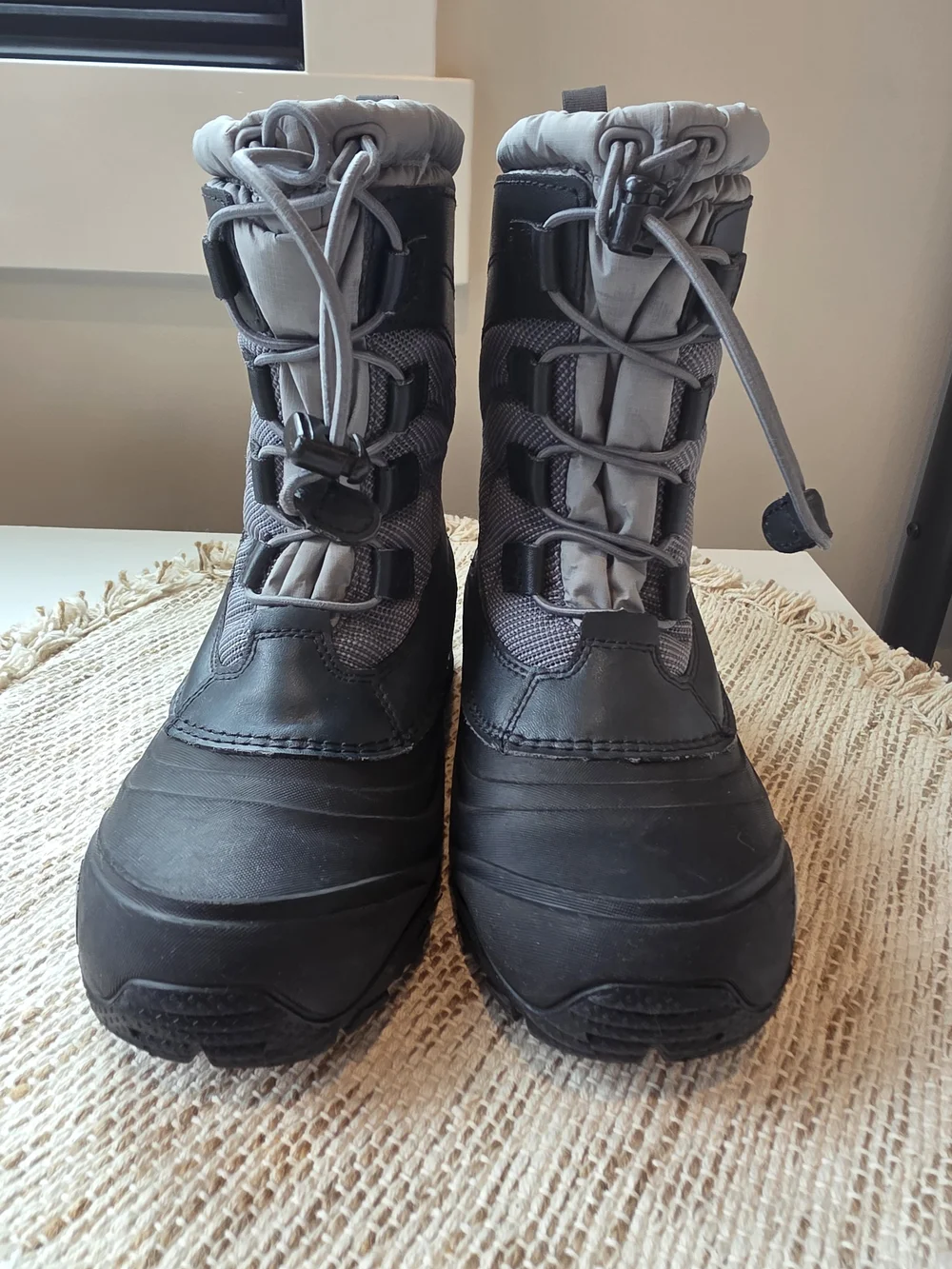 The North Face Kids Youth Size 3Y Grey Black Winter Snow Boots